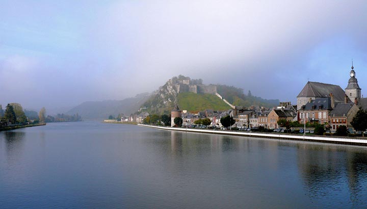 Givet et le fort de Charlemont, sur les bords de la Meuse, Ardennes